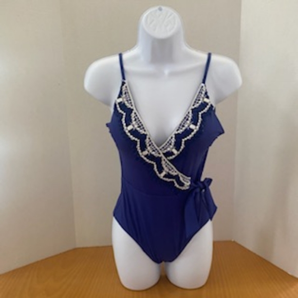 NWOT BECCA Delilah One-Piece Swimsuit - Picture 8 of 10
